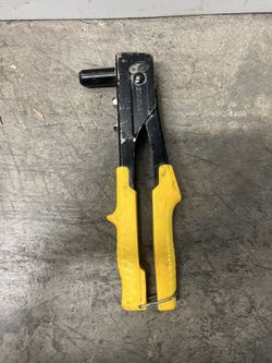 Stanley MR33 medium-duty riveter