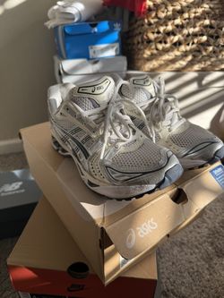 Gel-Kayano ASICS 14 Size 7 1/2