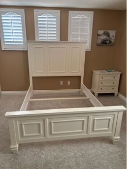 Queen bed and large nightstand/small dresser