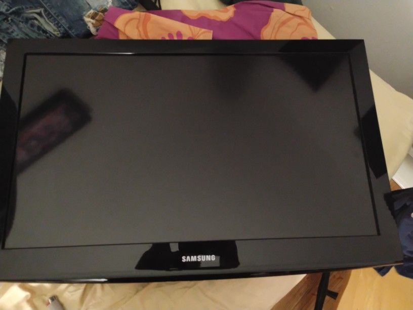 Samsung 24" LCD
