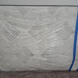 Full Size Mattress And Foundation Excellent Condition