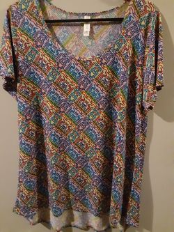 Large lularoe top