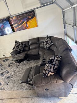 * Like New * Ashley Furniture 2pc Modular recliner sofa ( Free Delivery )