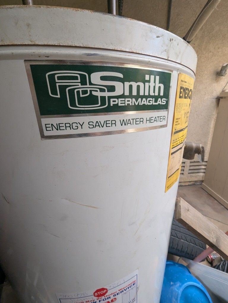 Old Broken Water Heater (For Material/Parts)