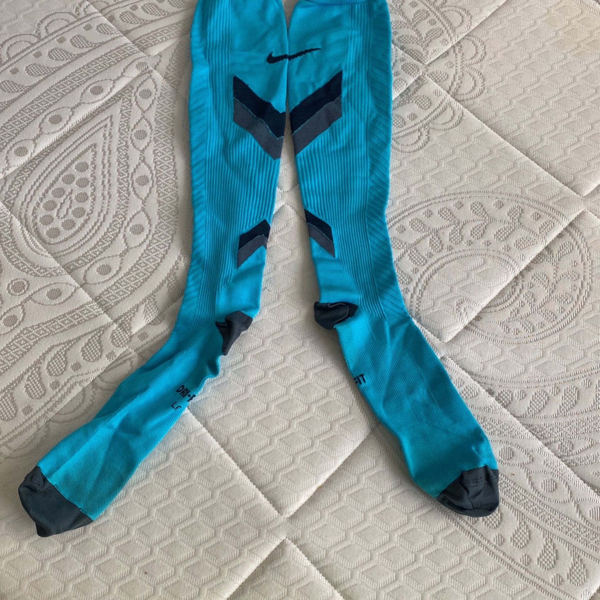 Nike Dri-Fit Men’s Soccer Socks Size Large Teal