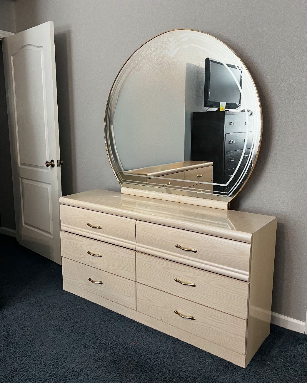 Dresser with Mirror- Beige w Gold accents
