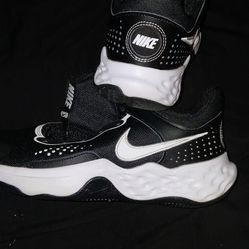 Brand New NIKE Lowtop!!!