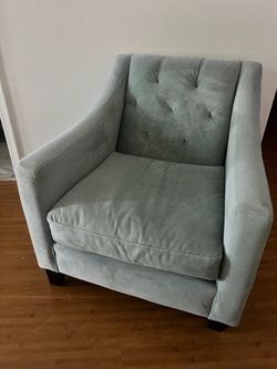 Max Home "Chloe" Tufted Velvet Armchair