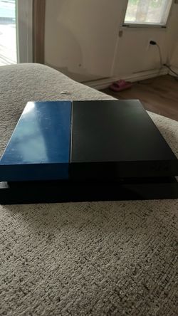 PS4 (with controller and cord)