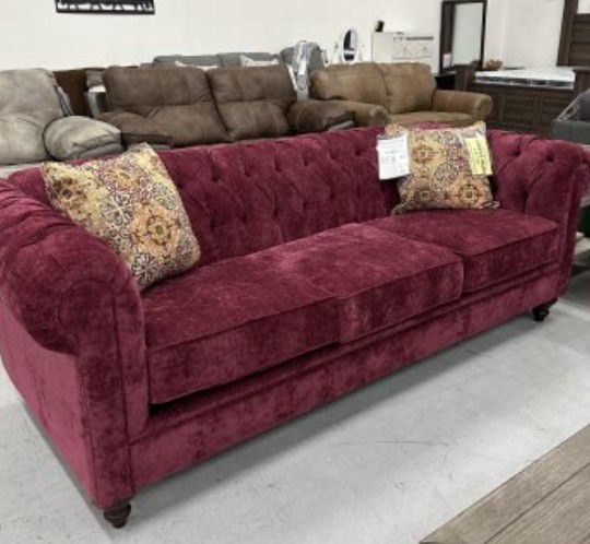 Special Discount  Chesterfield Sofa And Loveseat %50 Discount Fast Delivery 
