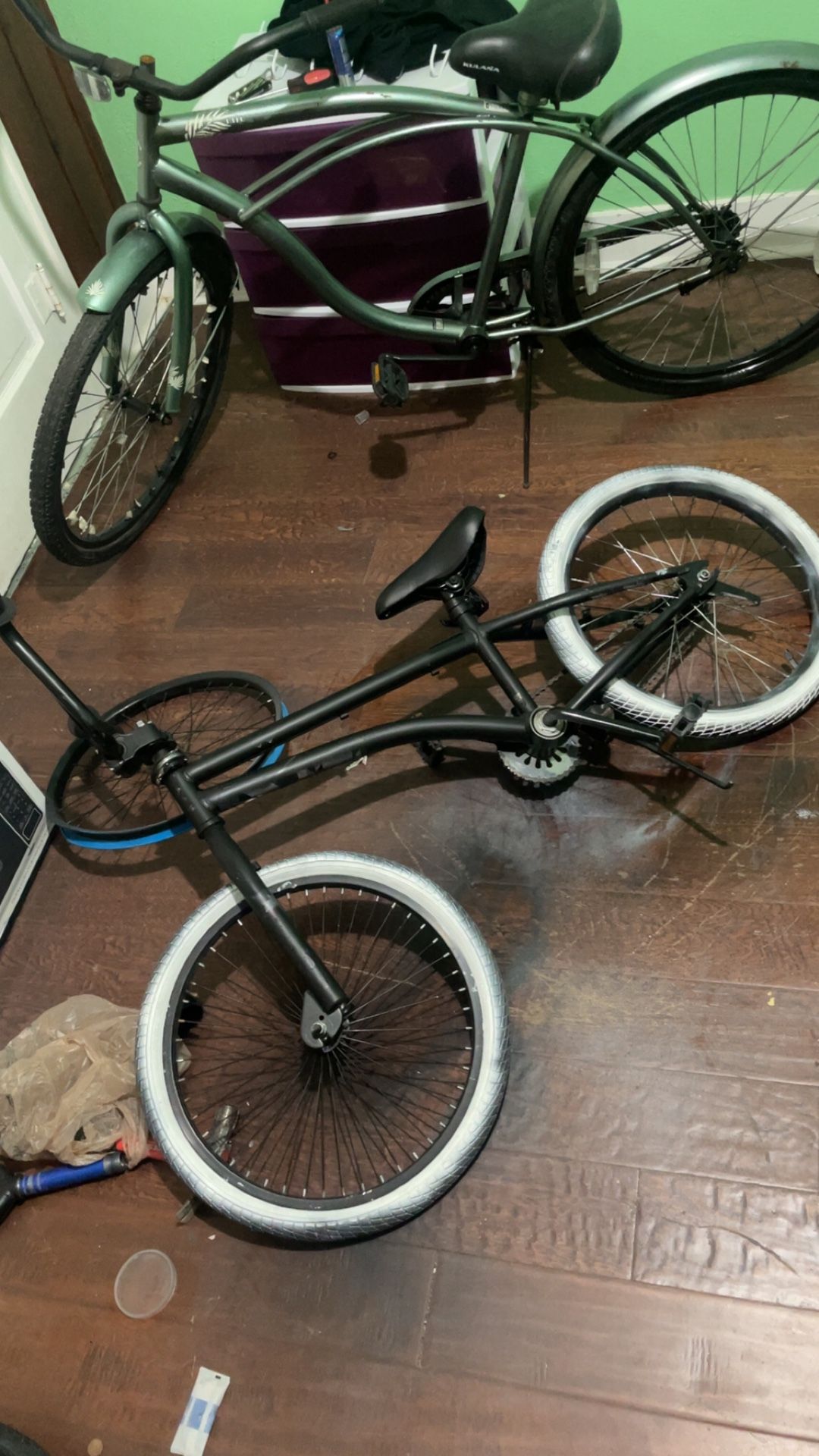 will trade this bike and ps4 slim “READ DESCRIPTION”