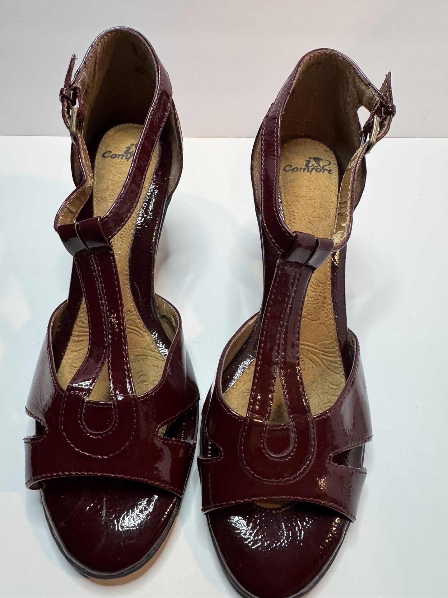 Womens I Love Comfort Burgundy Kitten Heels Size 9M