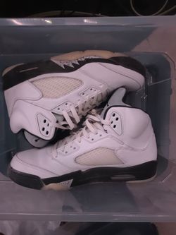JORDAN 5 BLACK WHITE