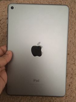 IPad Mini 4 With Keyboard
