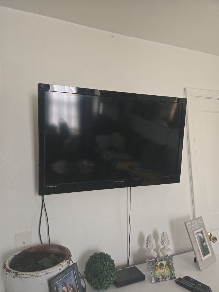42 In. Emerson Television