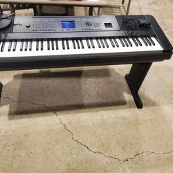 Yamaha DGX-660 Keyboard