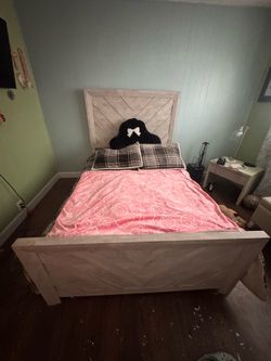 Full bed with headboard & mattress