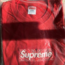 Supreme tshirt