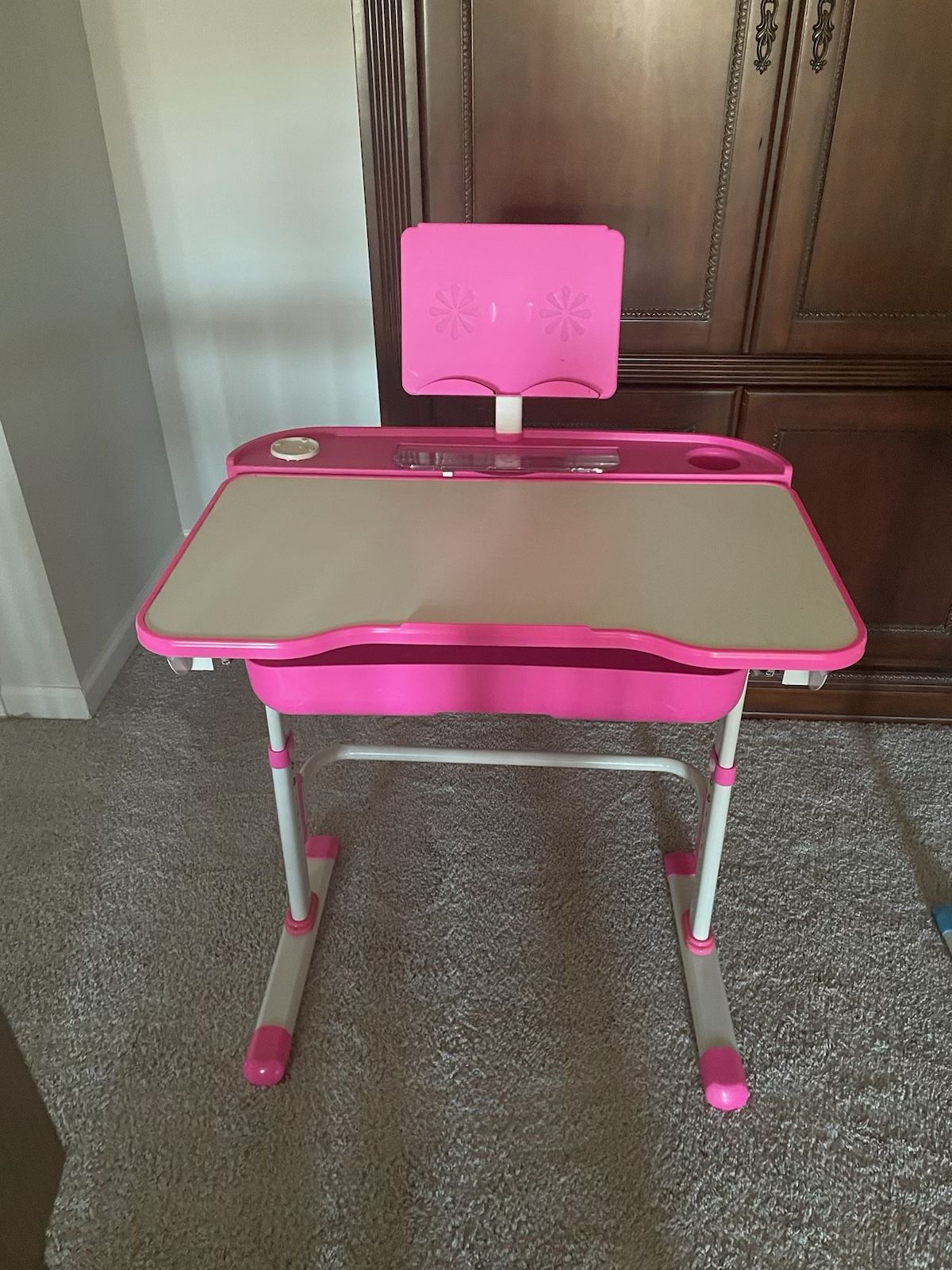 Pink & White Desk With matching chair