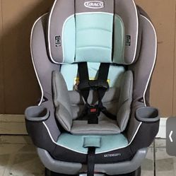 PRACTICALLY NEW GRACO EXTENDED 2FIT CONVERTIBLE CAR SEAT!!!!