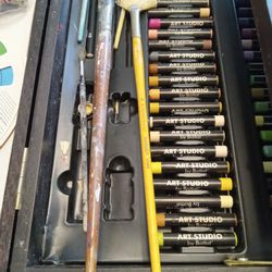 Artist Paint Supplies Black Come With  Case