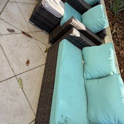 Complete set of outdoor / patio furniture