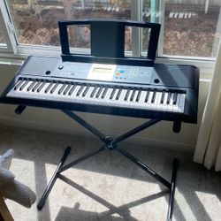 YAMAHA YPT-220 keyboard 