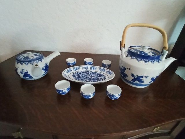 Vintage Japanese tea set, Karako Arita Yaki, hand painted and authentic markings inside of the lid. Blue and white porcelain set.