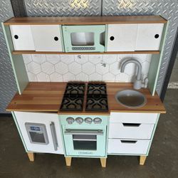 Toy Kitchen