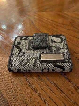 Sagharbor Picture Wallet - New (No box or tags)