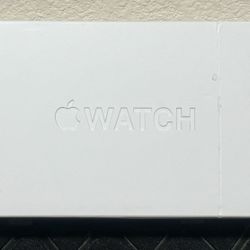 Series 8 Apple Watch NEW