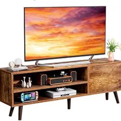 58 Vintage TV stand, which can hold a TV under 70 inches, can also be used as a storage locker