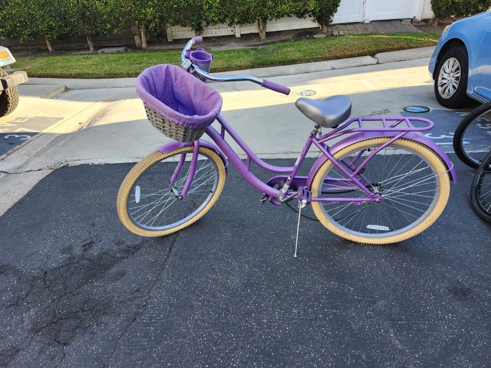 Woman/Teen Kent Charleston Cruiser Bike