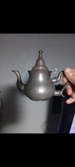 London Victorian era pewter tea pot