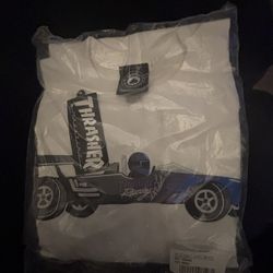 White thrasher t-shirt size S