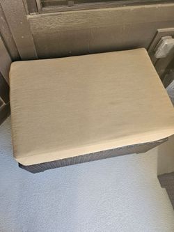 Excellent condition ottomans