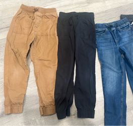 Boys pants (12pairs of jeans/pants)- mostly size 7 or 7/8