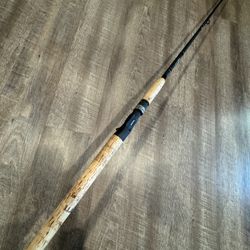 Like New Daiwa DX 8’ 4-10oz 20-50lb Inshore Style Fishing Rod. 