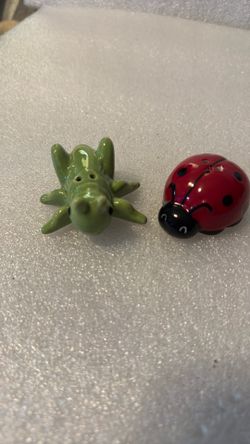 Vintage Ladybug & Grasshopper Salt Pepper Shakers Ceramic Bug Set