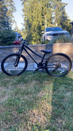 Junior-Teen bike; 8 gears; SPECIALIZED; ‘hot rock’