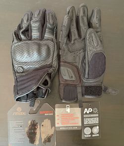 Reax Superfly 2 motorcycle gloves