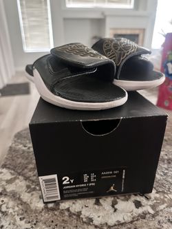 jordan kids sandals size 2y