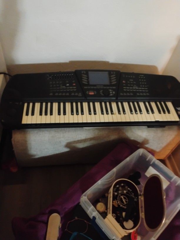 Electric Keyboard