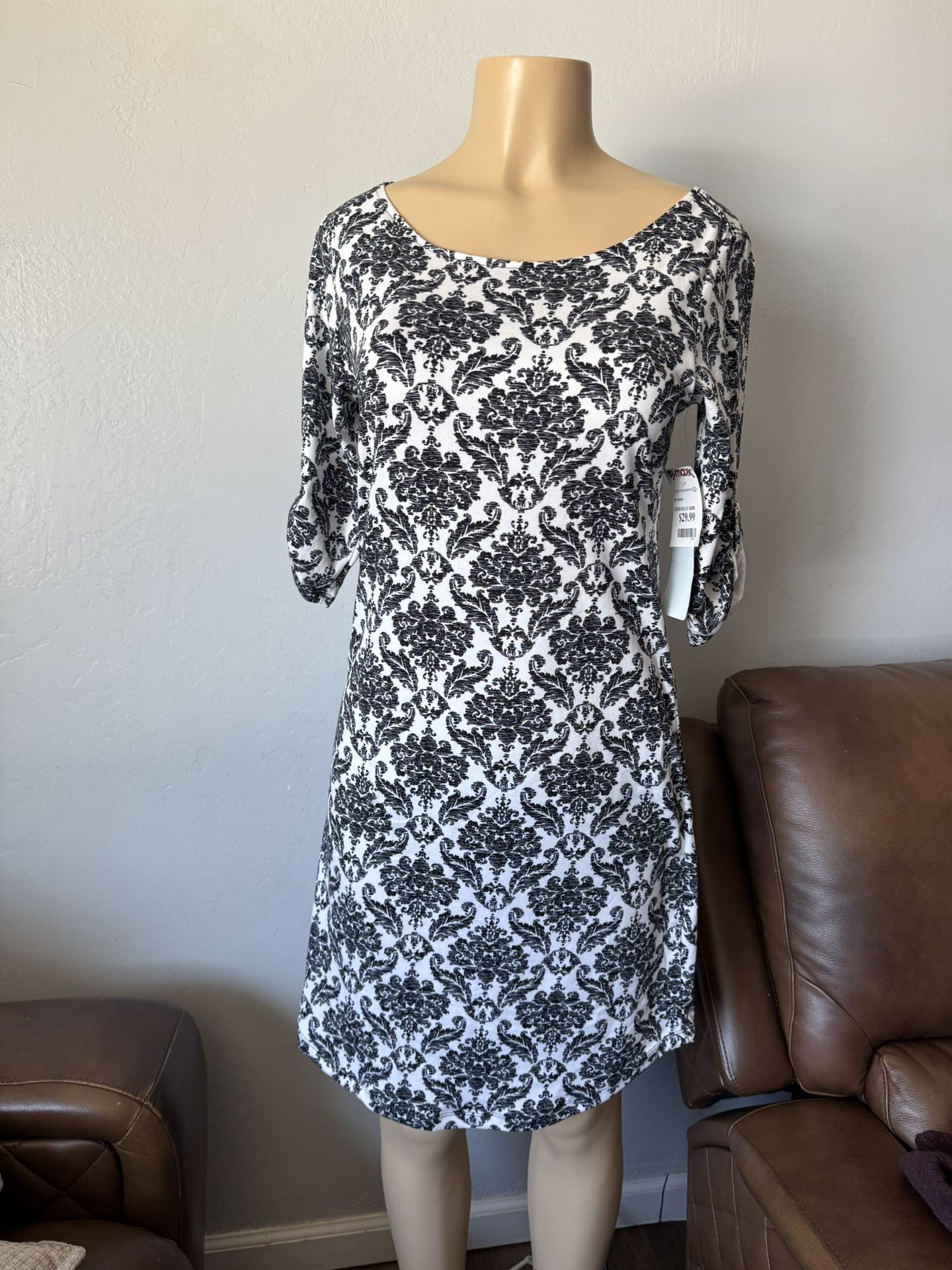 DRESS