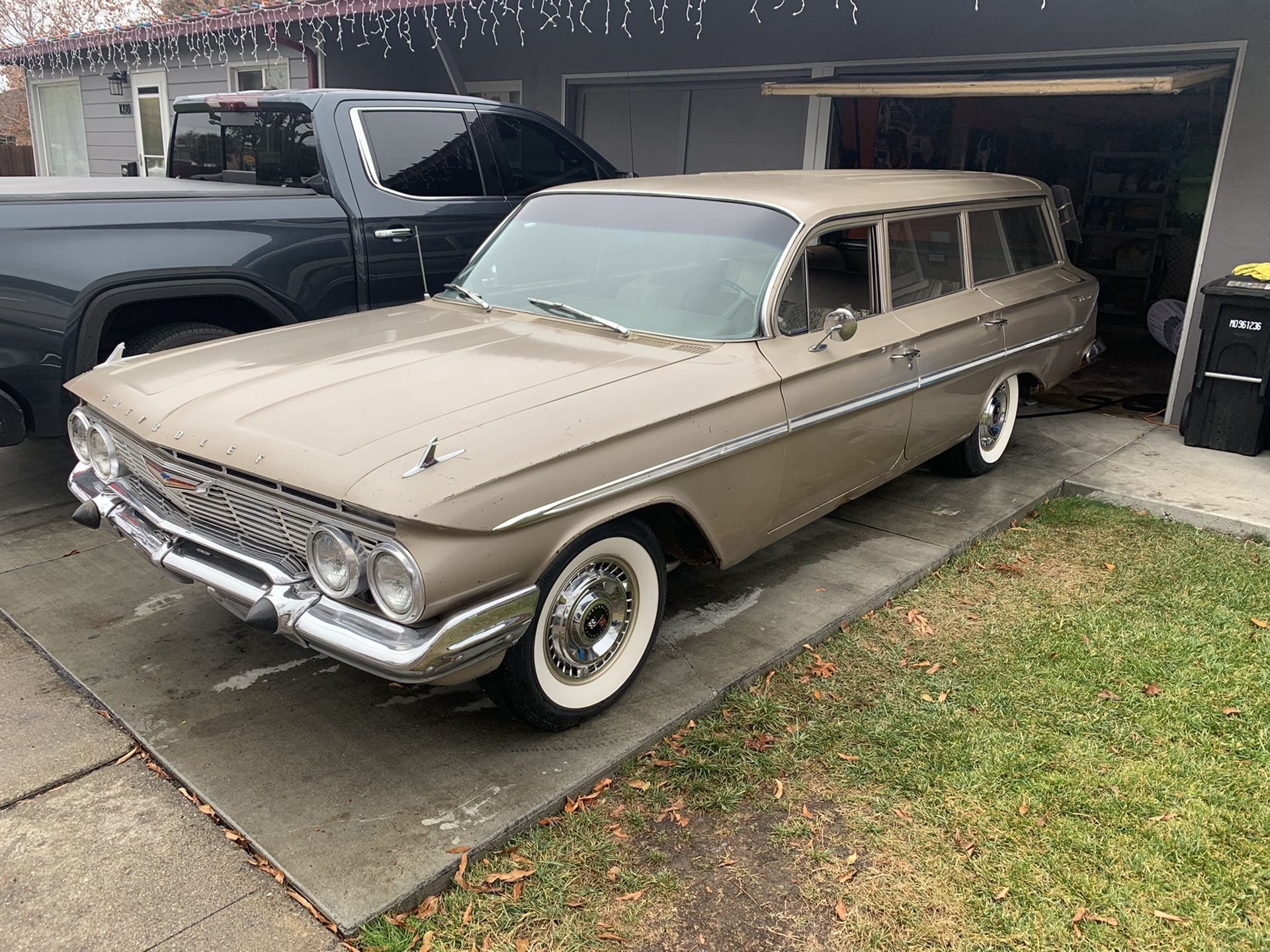 1961 Chevy impala parkwood wagon