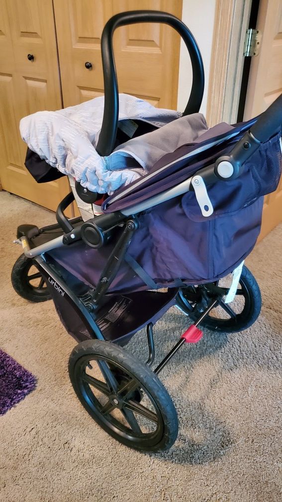 Combo: Urbini folding travel stroller, infant car seat