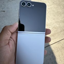 Samsung Galaxy Z Flip 6 5G 256gb Gray Unlocked Any Sim for Sale in
