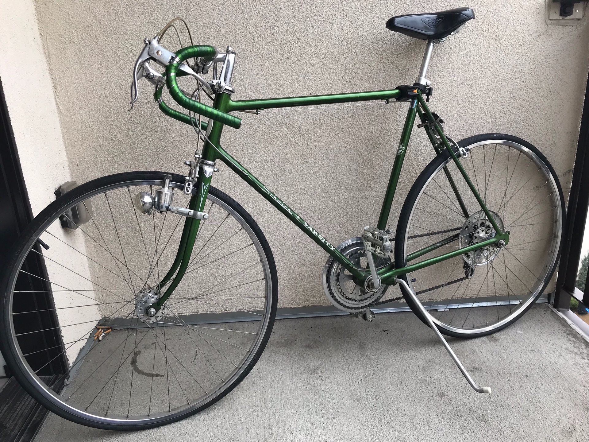 Vintage 1971 Schwinn Varsity road bike