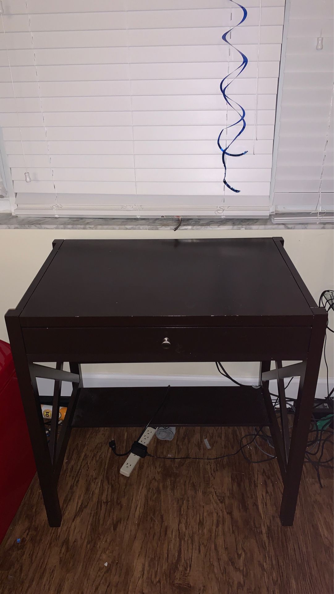 Small desk for sale!