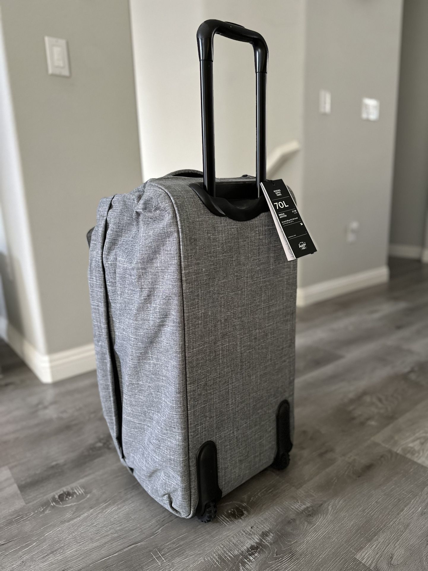 NEW Herschel Supply Travel 70L Wheelie Outfitter